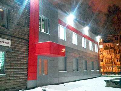 Административное здание, Гатчина, Урицкого 25 — Металлокассеты с видимым креплением — Октябрь 2017