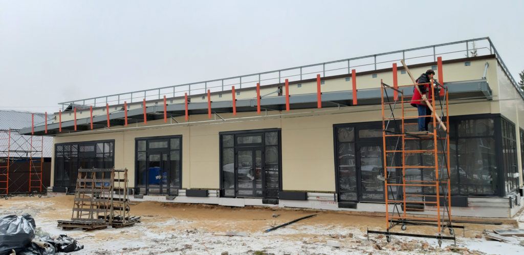 Изготовление, поставка и монтаж вентилируемого фасада магазина в поселке Мурино