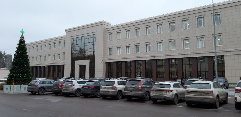 Облицовка колонн П-образными металлокассетами в ФГАОУ ВО «СПбПУ», Политех. Облицовка колонн П-образными металлокассетами в ФГАОУ ВО «СПбПУ», Политех.