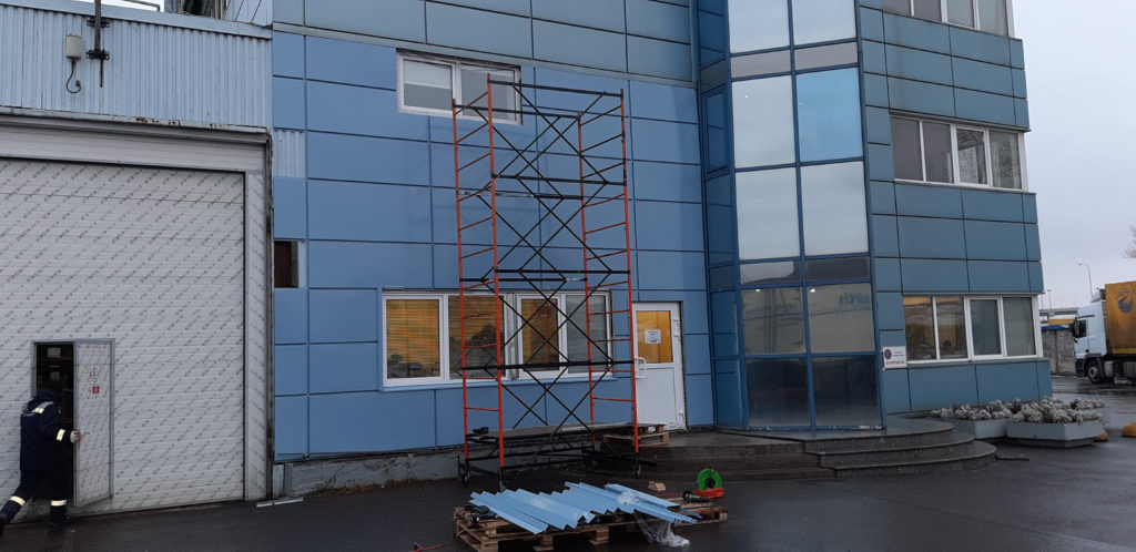 Реконструкция фасада административного здания CARGO Express. Вентилируемый фасад. Реконструкция фасада административного здания CARGO Express. Вентилируемый фасад.
